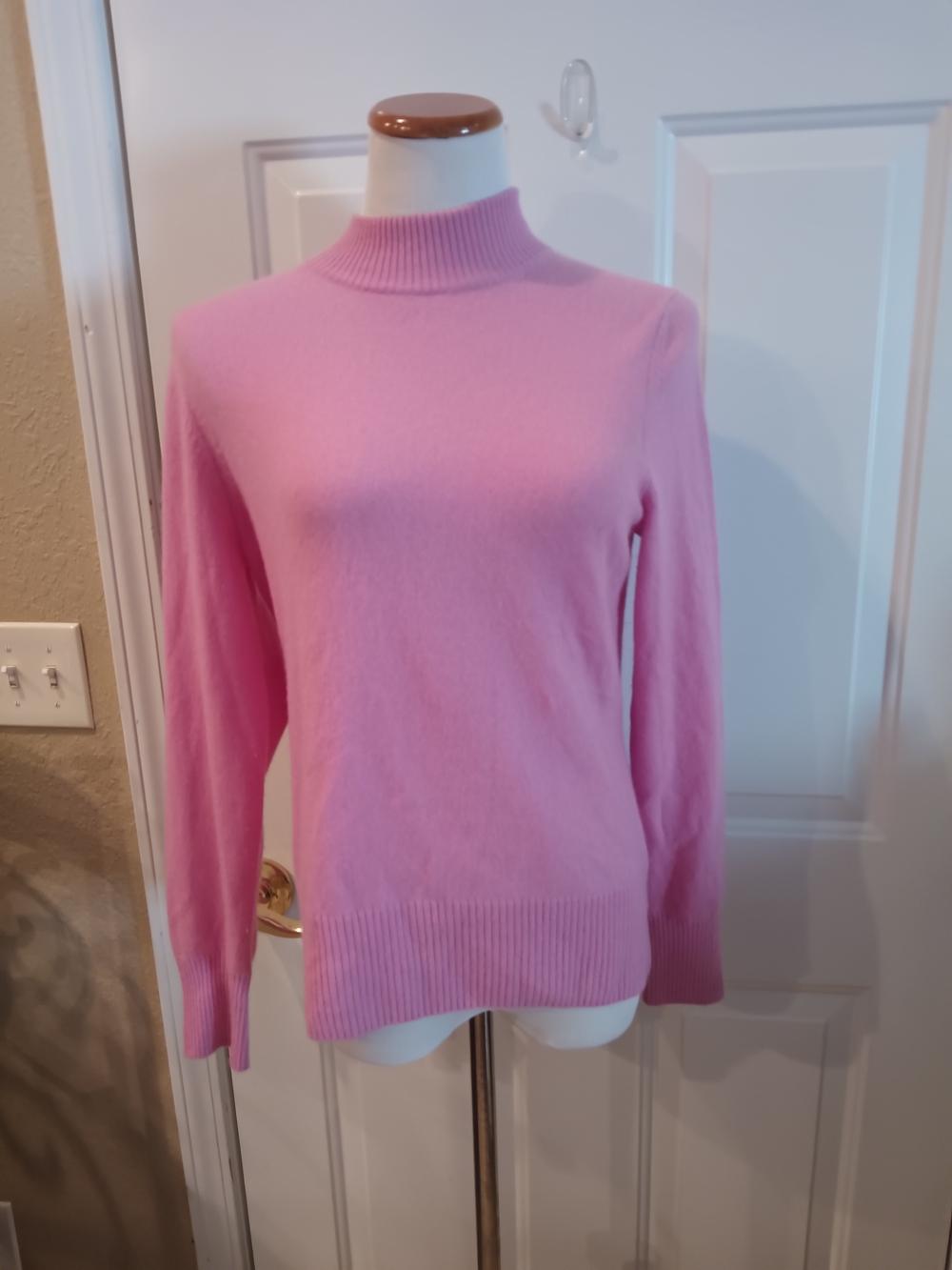 100% Fine Cashmere Passionate Pink Sweater
